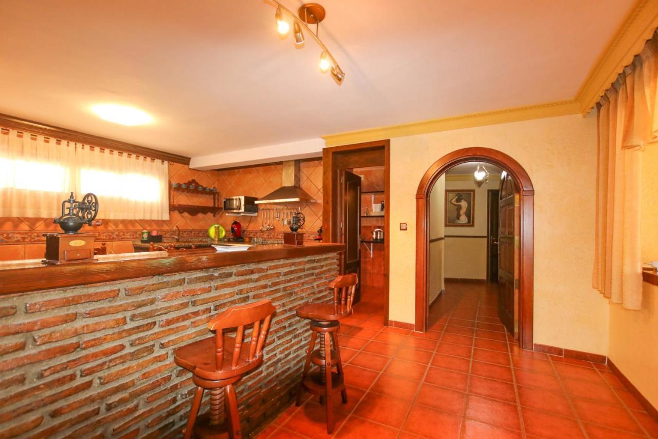 Villa Tess Gorilla Torremolinos
