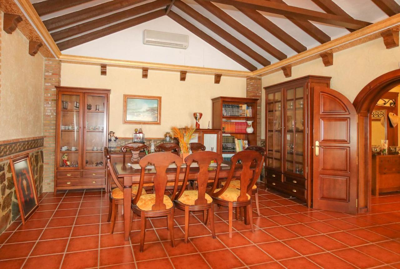Villa Tess Gorilla *