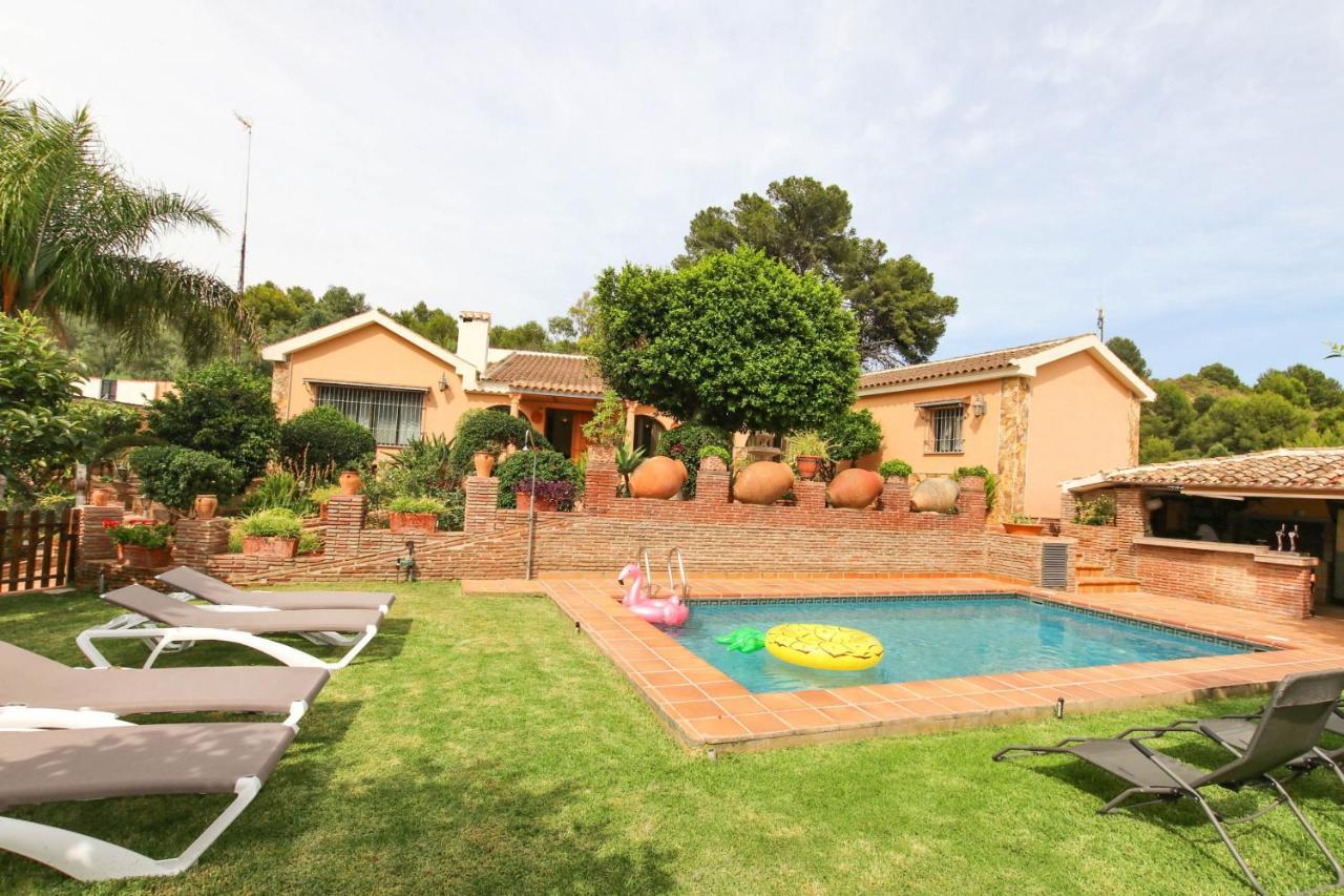 Tess Gorilla Villa