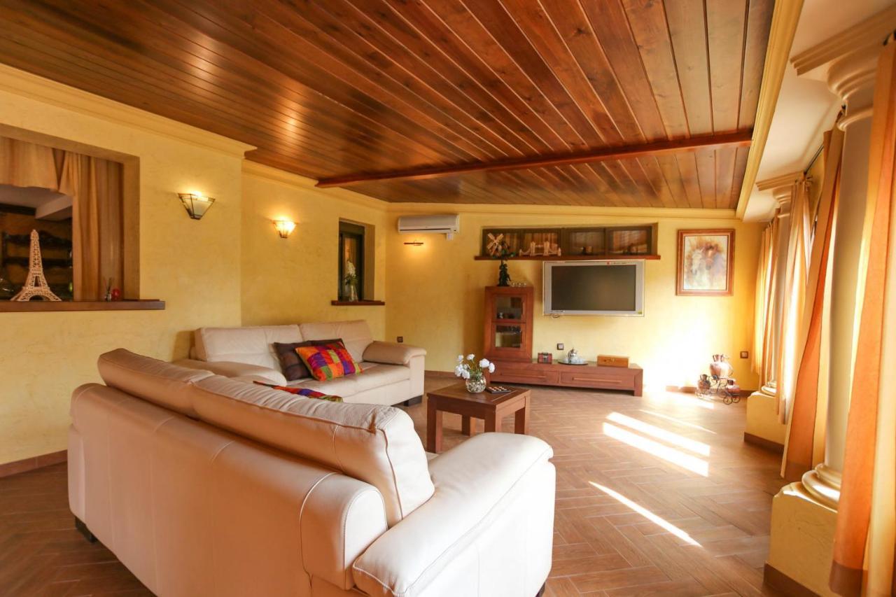 Villa Tess Gorilla Torremolinos