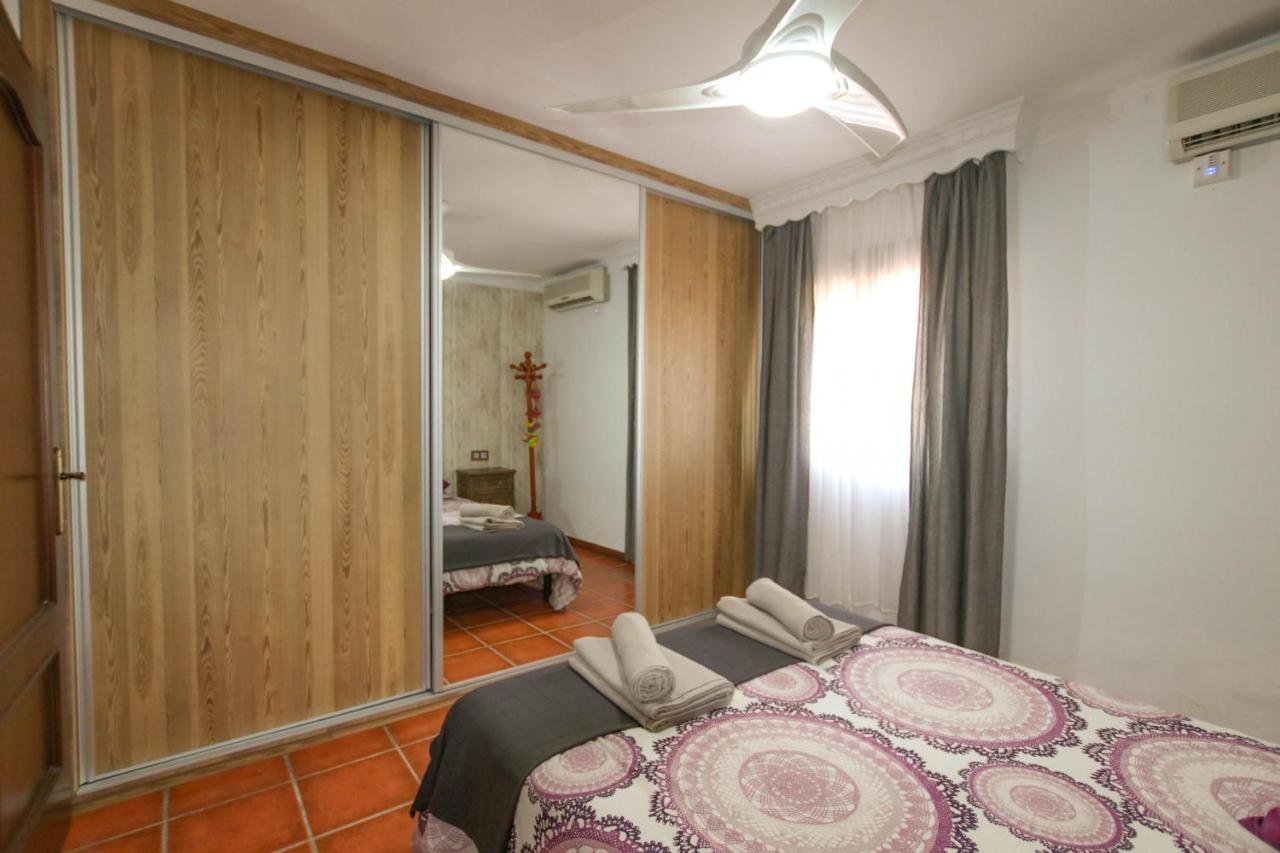 Tess Gorilla Villa *