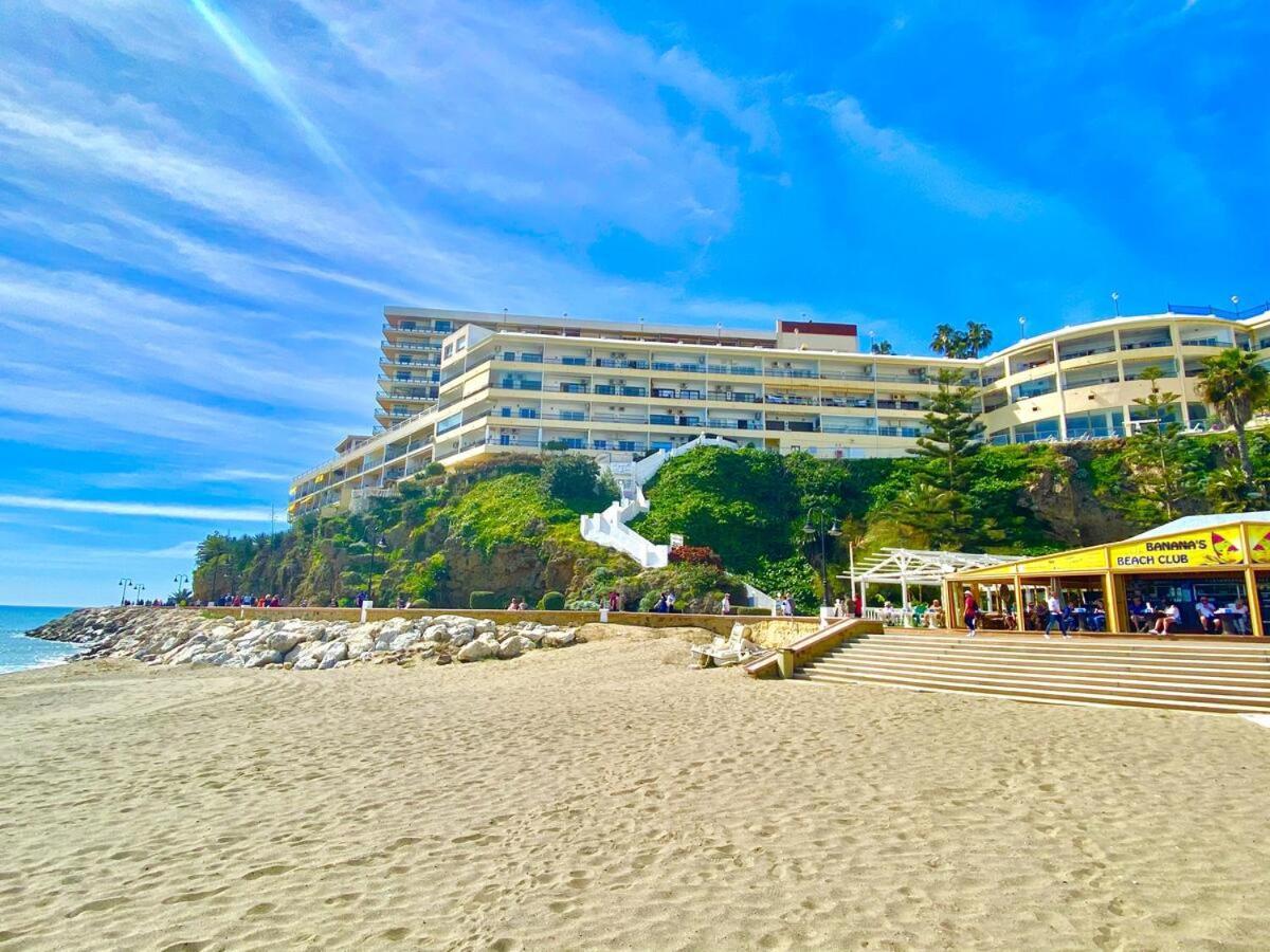 New Fabulous Beachfront Apartment *
