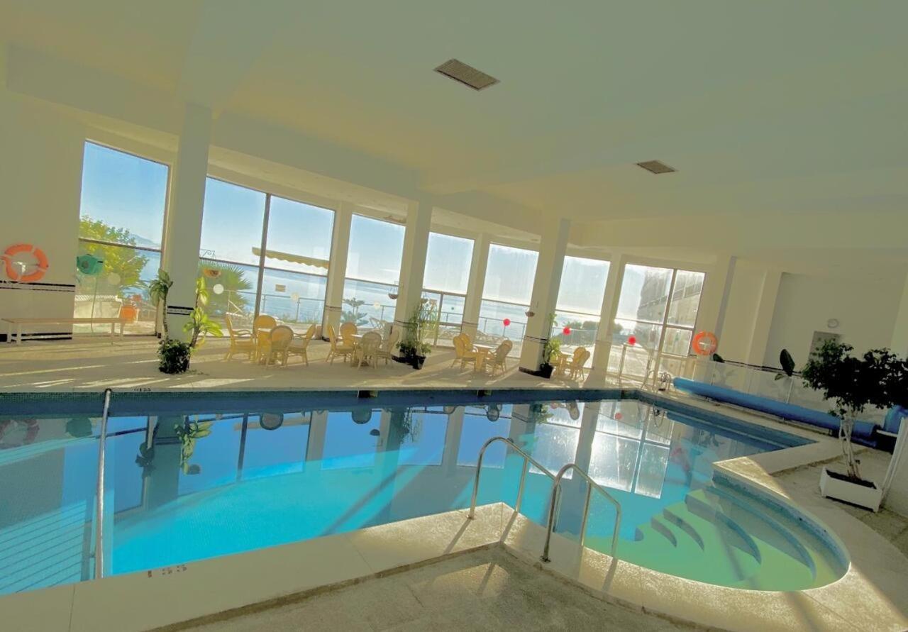 New Fabulous Beachfront Apartment *