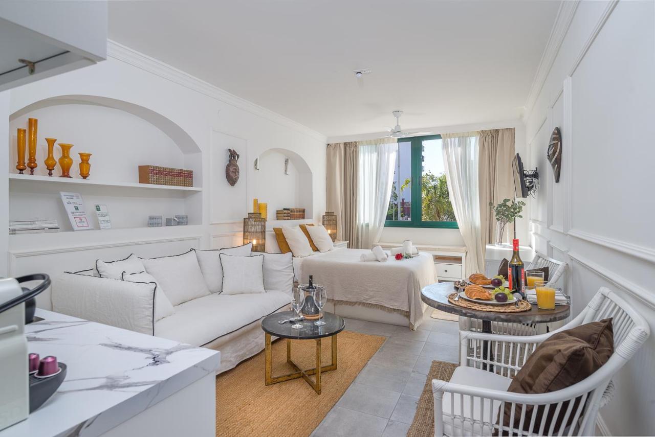 Bianca Chic - Carihuela At 300m Apartment