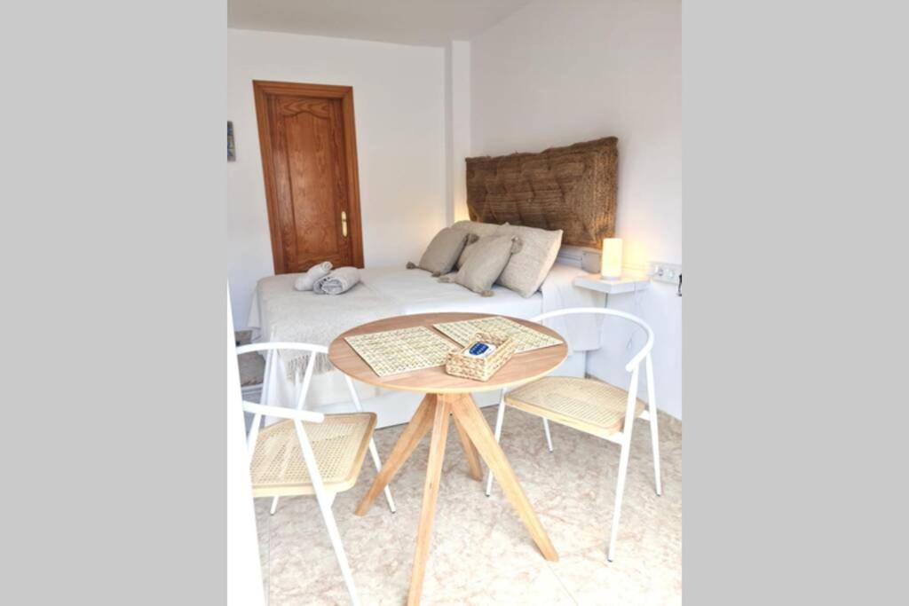 Calmahouse Carihuela Torremolinos