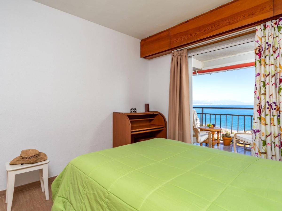 Apartment Apartamento Las Coronas By Interhome