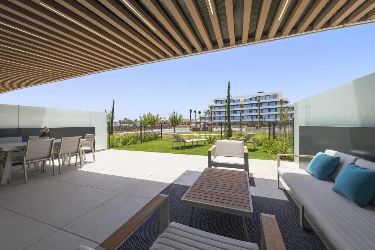 Apartment Espectacular Bajo Con Jardin En 1ª Linea De Playa Torremolinos