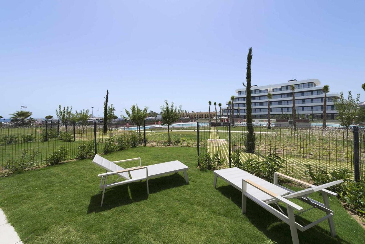 Apartment Espectacular Bajo Con Jardin En 1ª Linea De Playa Torremolinos