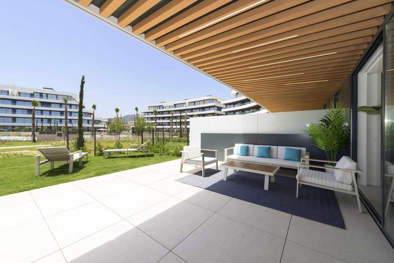 Espectacular Bajo Con Jardin En 1ª Linea De Playa * Torremolinos