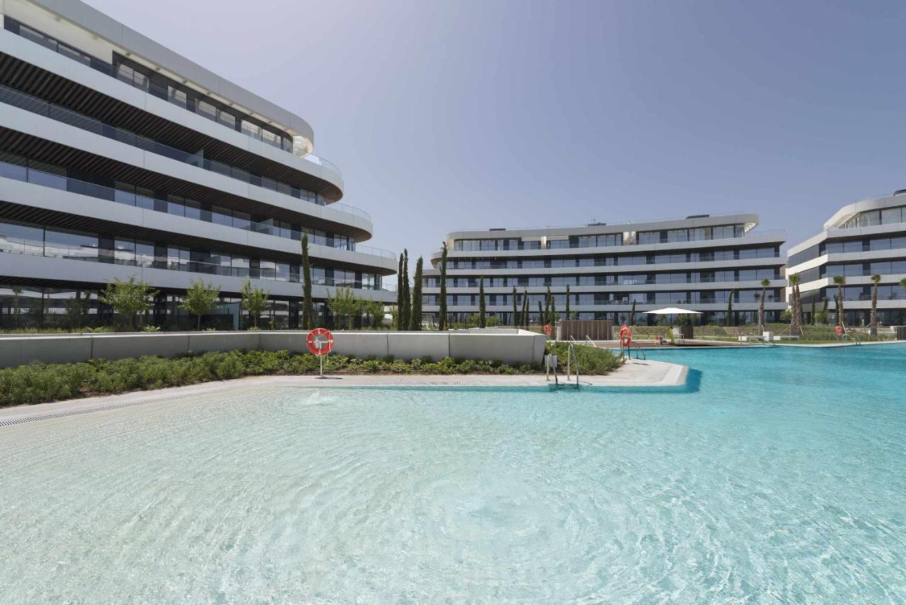 Espectacular Bajo Con Jardin En 1ª Linea De Playa * Torremolinos
