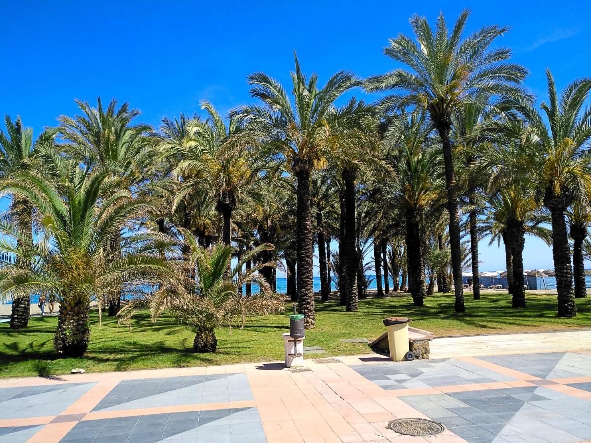 Bonito En Playa De La Carihuela Torremolinos