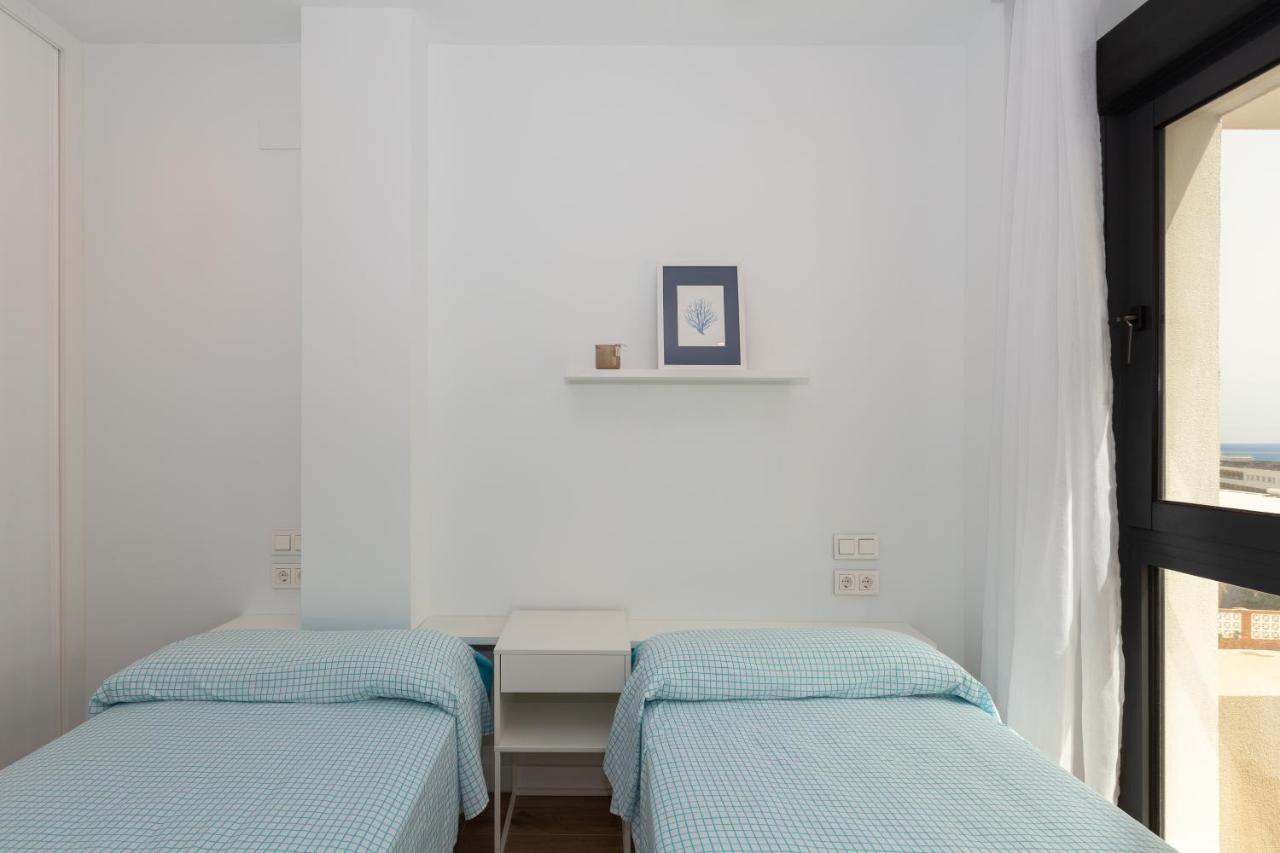 Terraza Del Mar: Apartamento Con Terraza Y Piscina * Torremolinos
