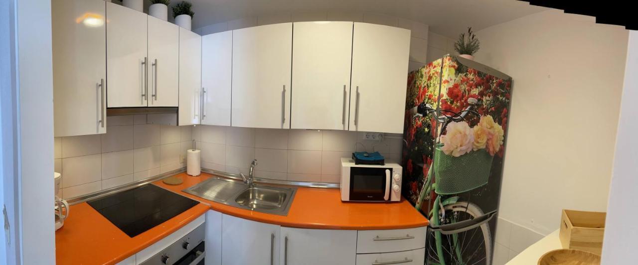 Apartment En Con Piscina