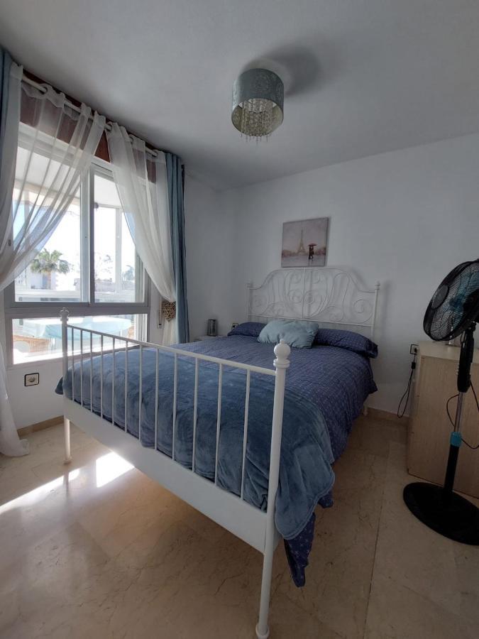 Seaside Serenity: With Pool And Views * Torremolinos