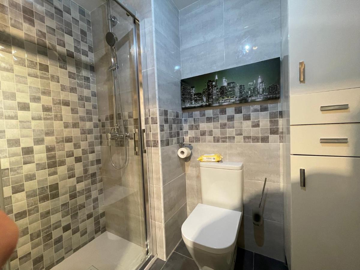 2 Bed Penthouse With Sea View *