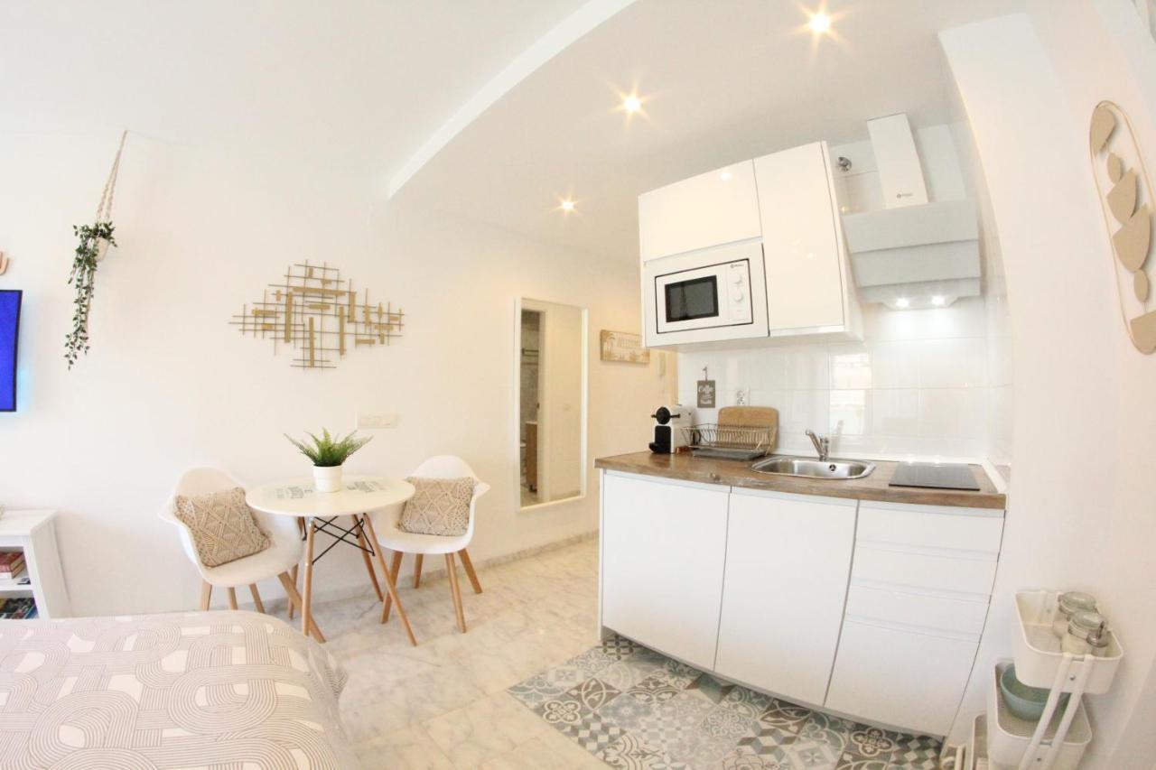 - New Central Studio Plata With Balcony Apartamento Torremolinos