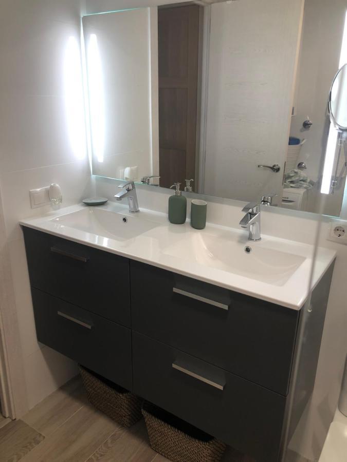Totalmente Reformado Con Piscina Y Jardines Al Lado De La Playa De La Carihuela Appartement Torremolinos