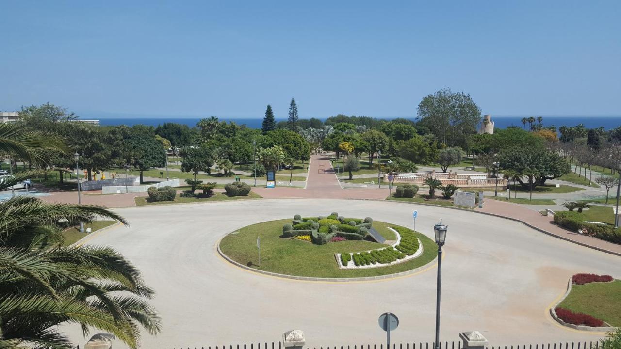 Apartment Semi-detached Adosado Con Encanto -130 M2 - Wifi 600 Mb - Piscina Comunitaria - Patio Privado Torremolinos