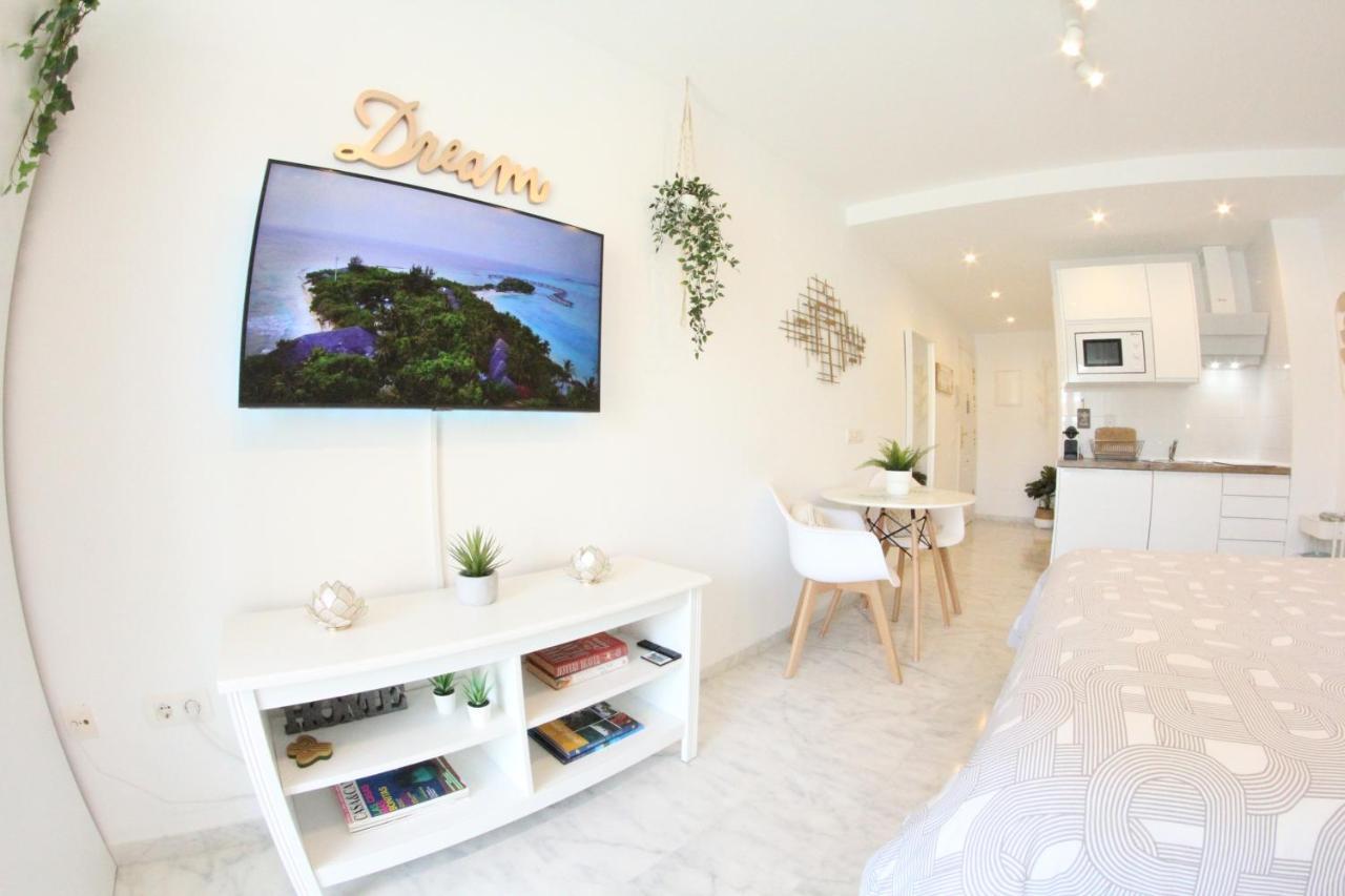 - New Central Studio Plata With Balcony Torremolinos