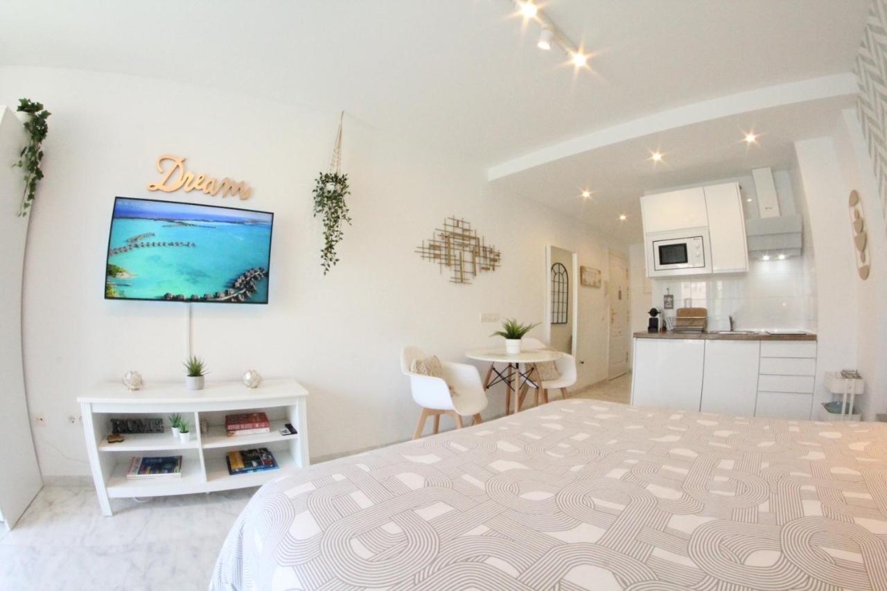 - New Central Studio Plata With Balcony Torremolinos