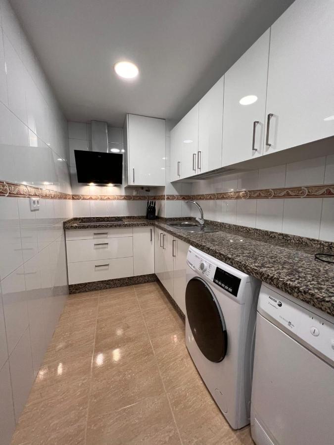 Centro - Beautiful , Newly Renovated 2 Bedroom *
