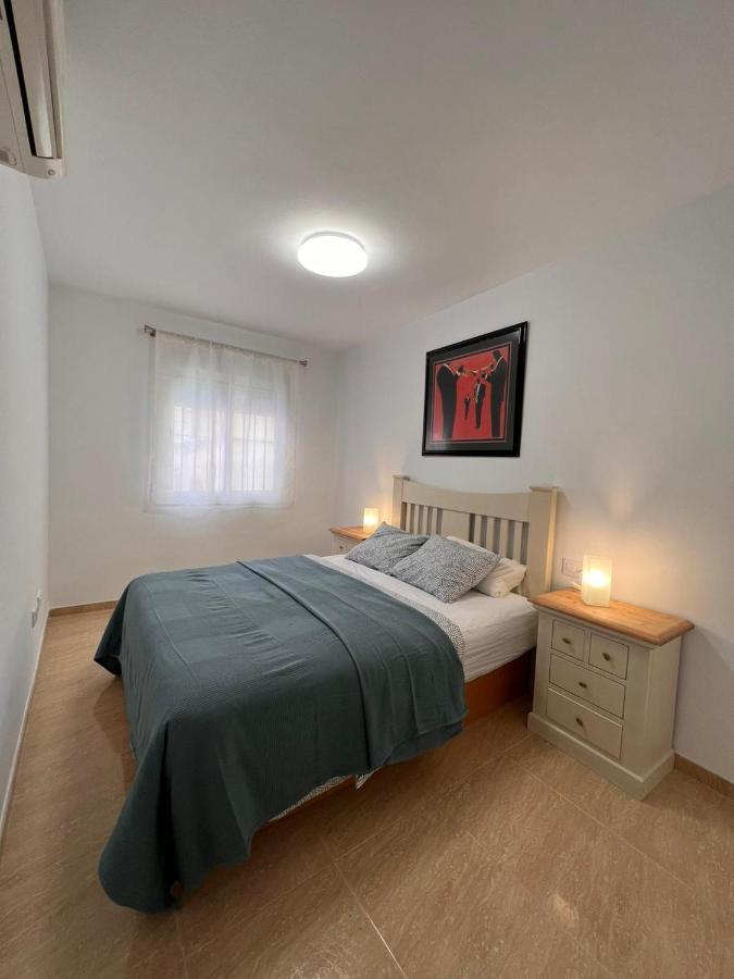 Centro - Beautiful , Newly Renovated 2 Bedroom * Torremolinos
