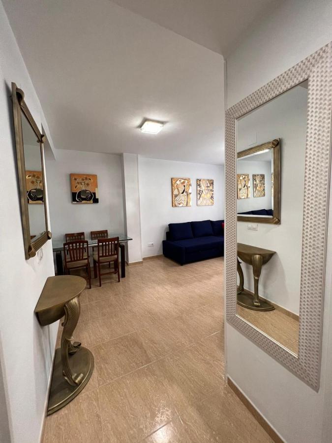 Centro - Beautiful , Newly Renovated 2 Bedroom Apartamento