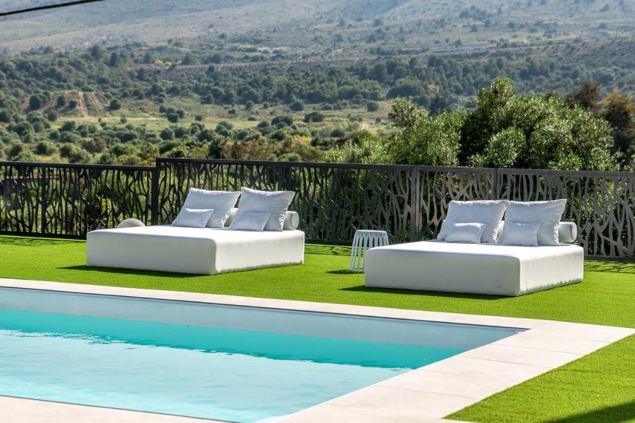 Palm Tree - 5bdr Paradise Pool / Chill Out Beds Villa *