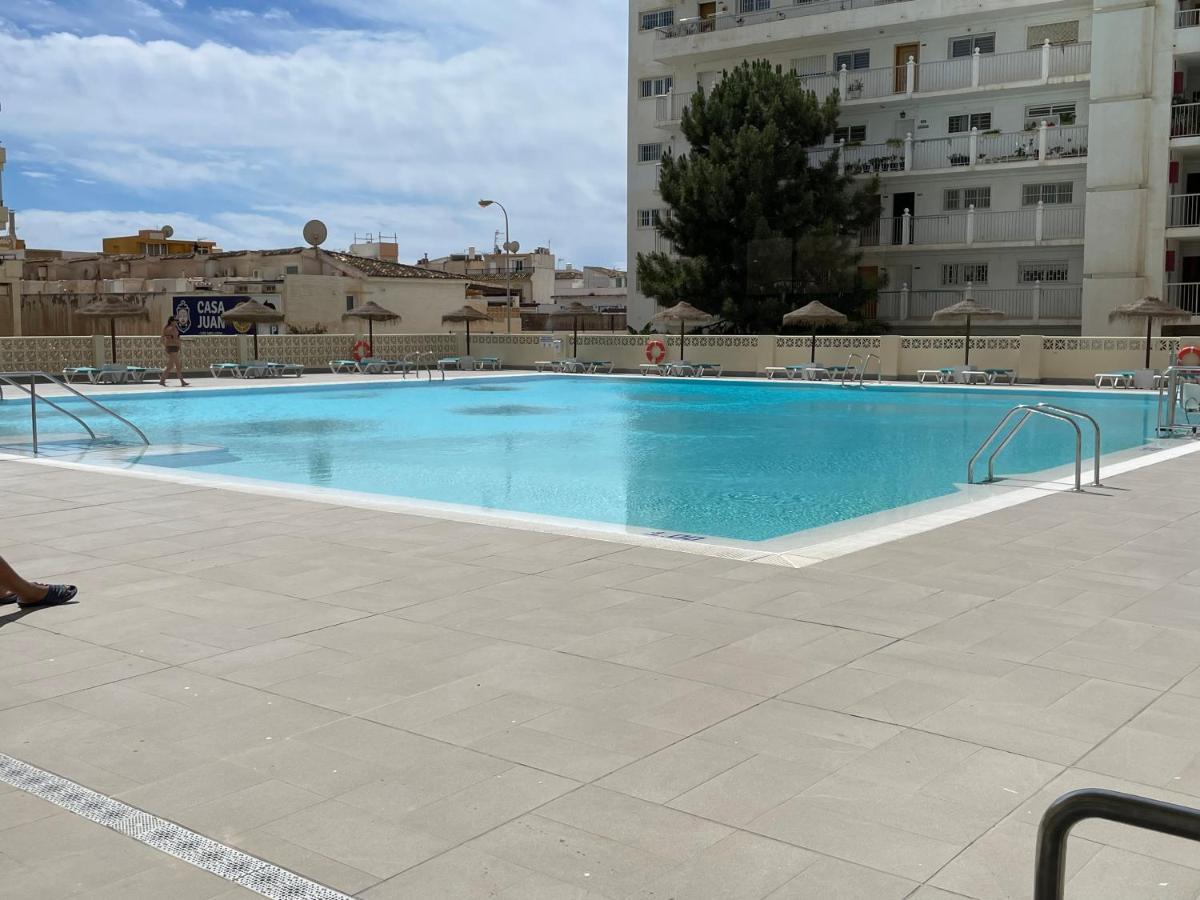 Totalmente Reformado Con Piscina Y Jardines Al Lado De La Playa De La Carihuela Apartment