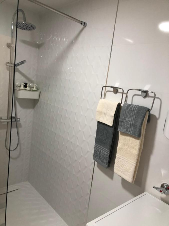 Apartment Totalmente Reformado Con Piscina Y Jardines Al Lado De La Playa De La Carihuela *