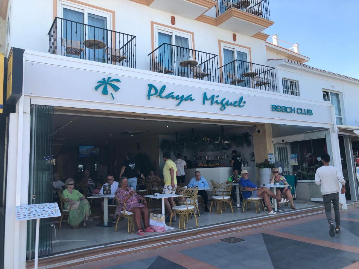 Totalmente Reformado Con Piscina Y Jardines Al Lado De La Playa De La Carihuela