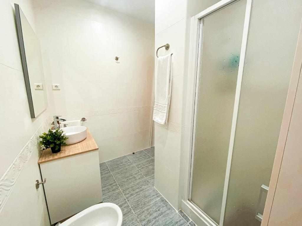 Rentaly Vacations Carihuela *