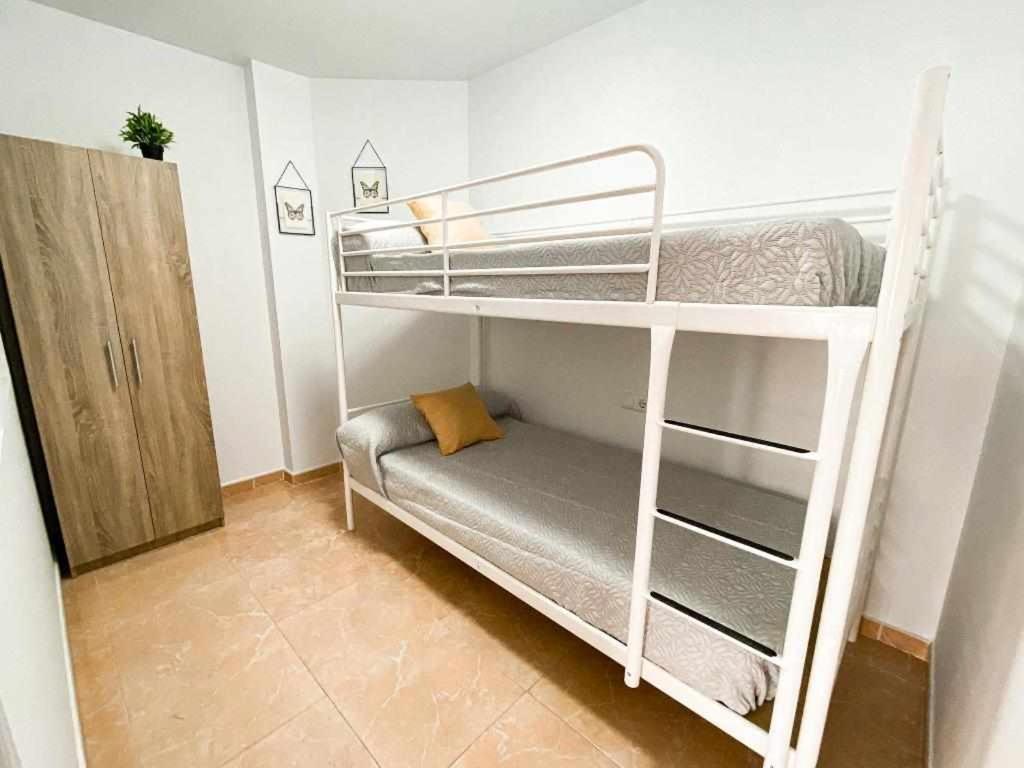 Rentaly Vacations Carihuela Apartment Torremolinos