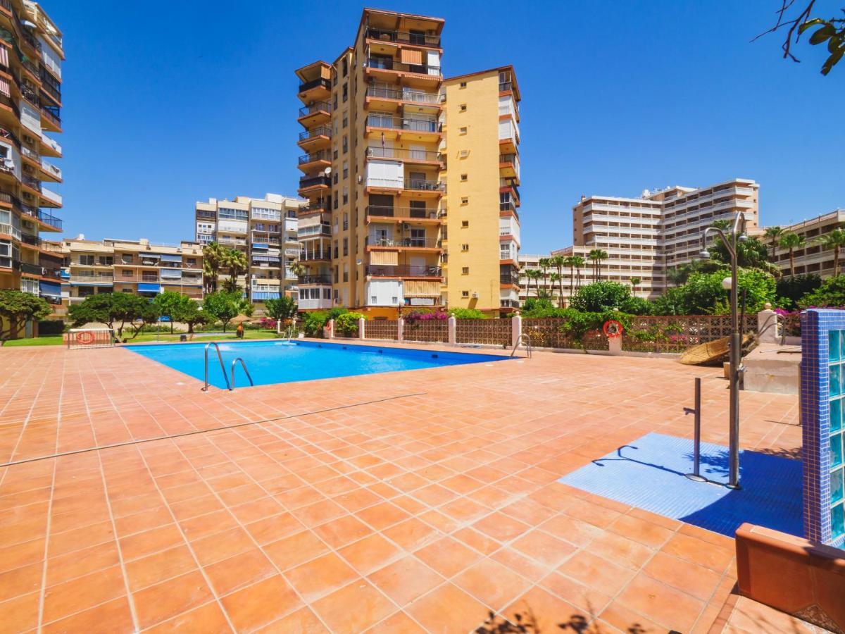 Cubo's Tower Of London * Torremolinos