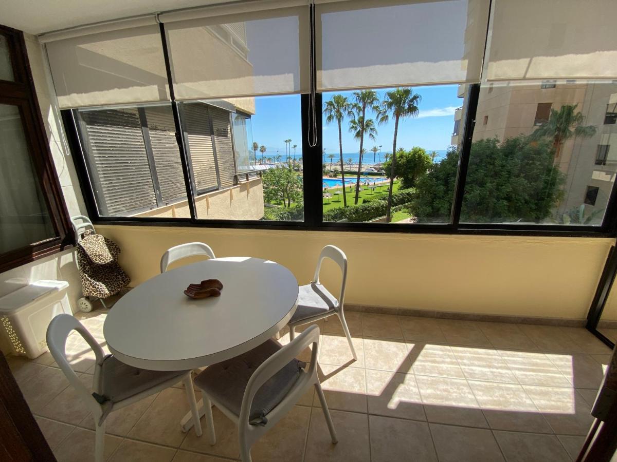Urb Playamar 1 1st Line Appartement