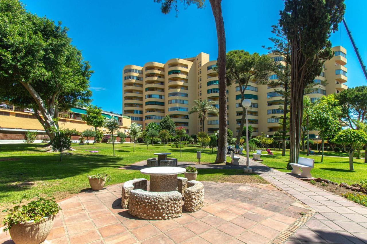 El Rocio En La Playa De Cariluela * Torremolinos