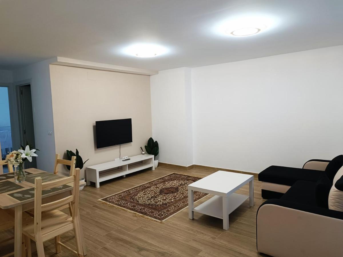 Apartamento En Playa Bajondillo, *