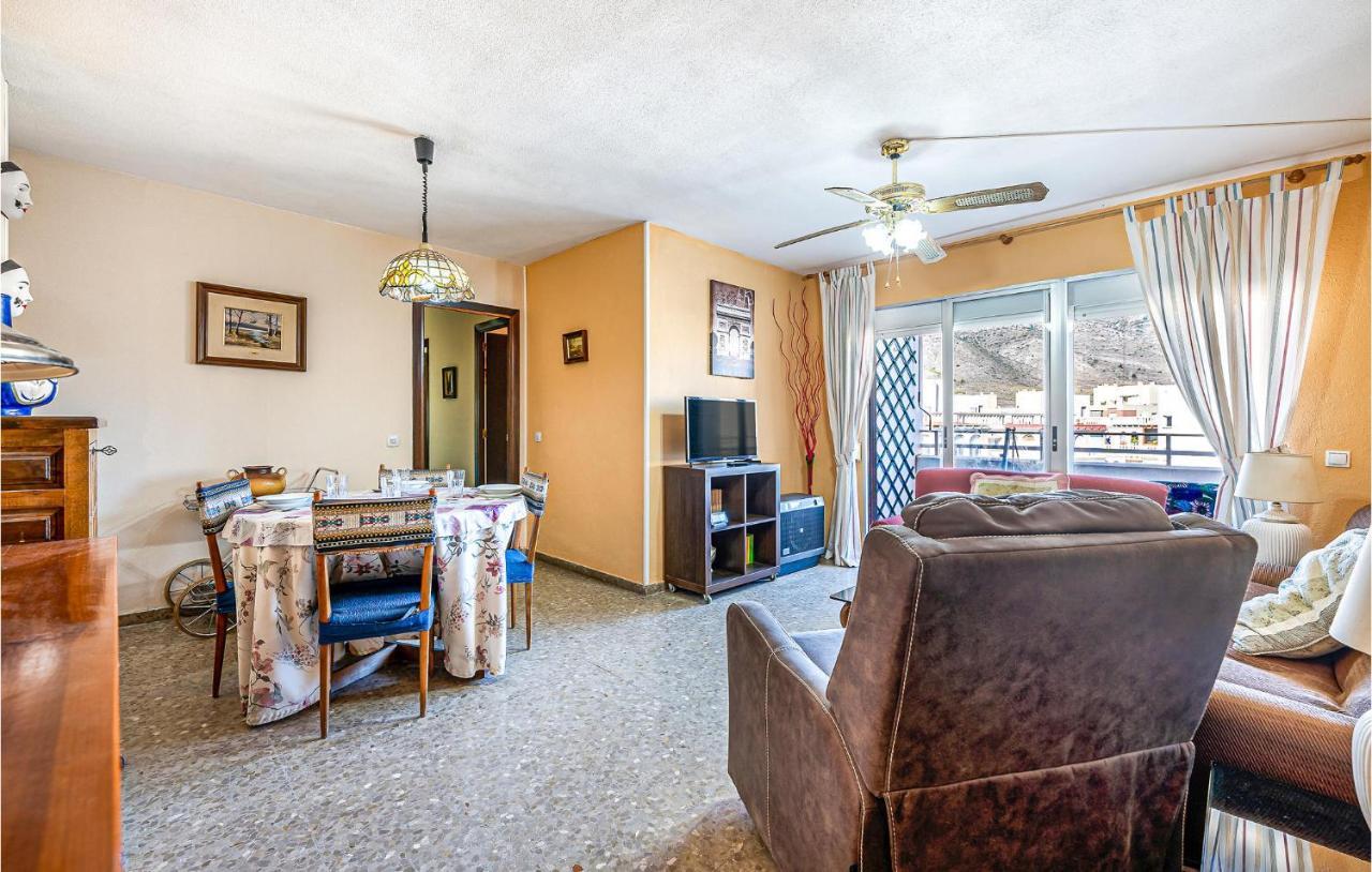 Apartment 4 Bedroom In