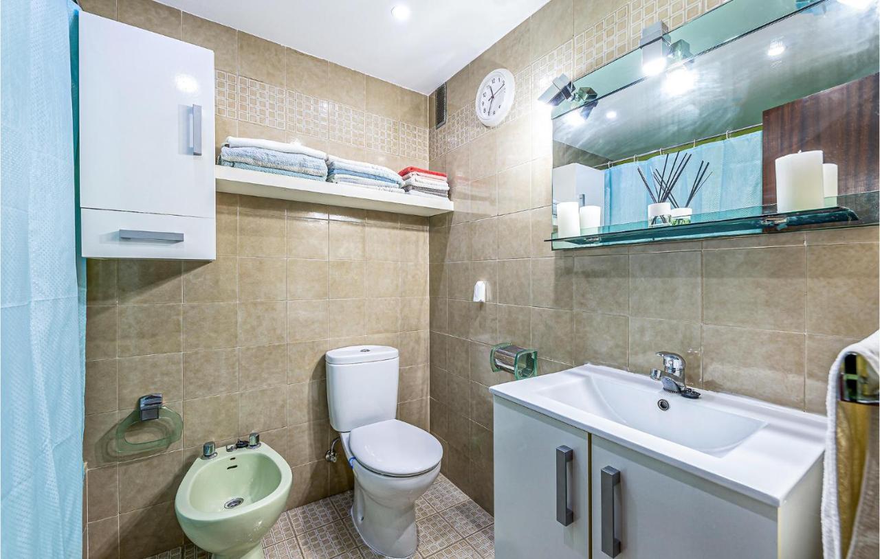 4 Bedroom In Apartment *