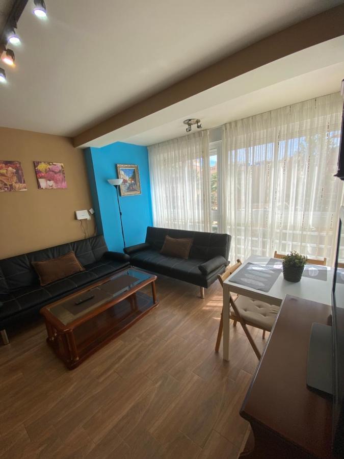 Apartamento Primera Linea De Playa En Tres Caballos, Playamar *