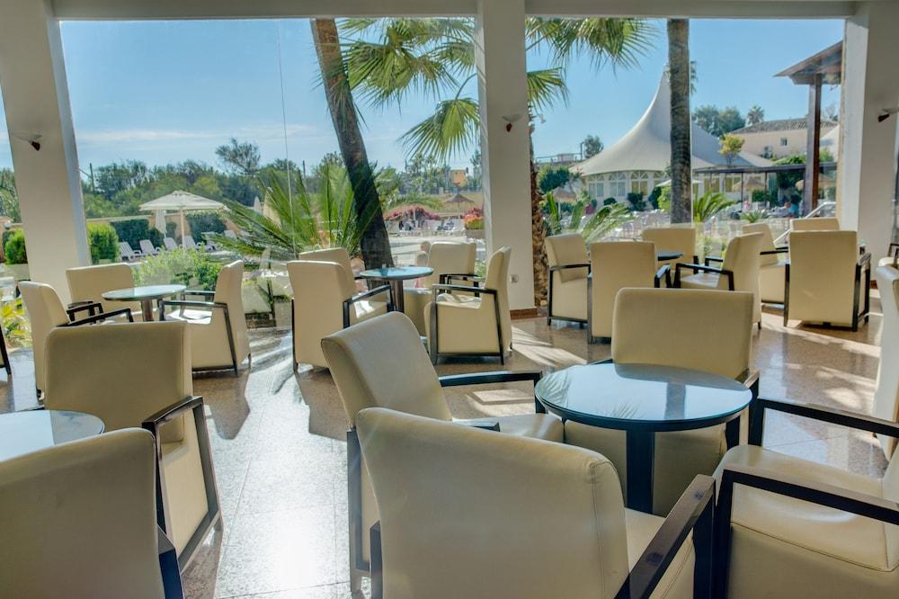 Royal Costa Hotel 3*