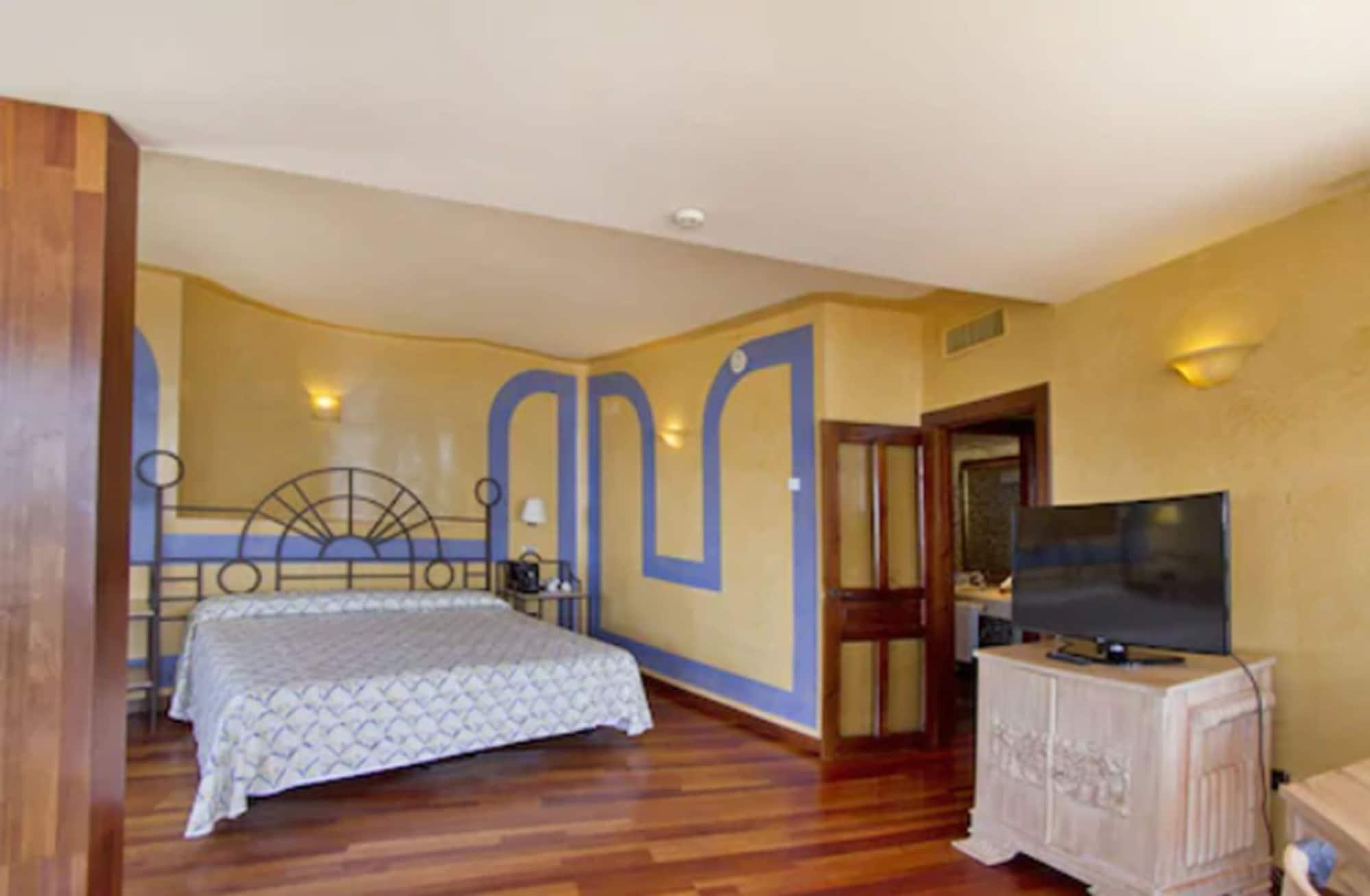 Hotel Ms Amaragua 4*