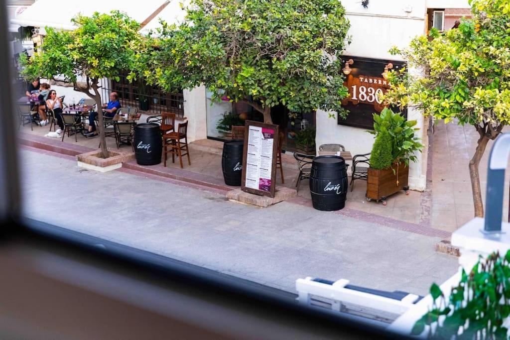 Modern 3-bed In Heart Of *