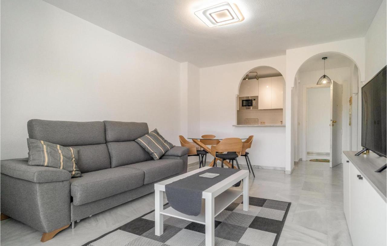 Apartamento In With Outdoor Swimming Pool, Wifi And 1 Bedrooms