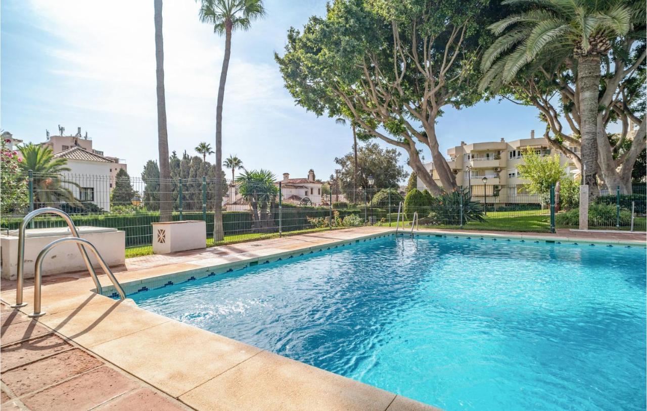 In With Outdoor Swimming Pool, Wifi And 1 Bedrooms