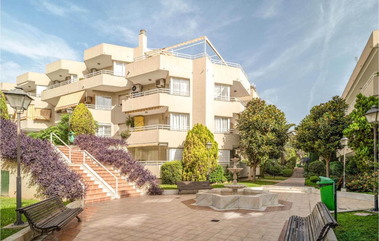 In With Outdoor Swimming Pool, Wifi And 1 Bedrooms Apartamento