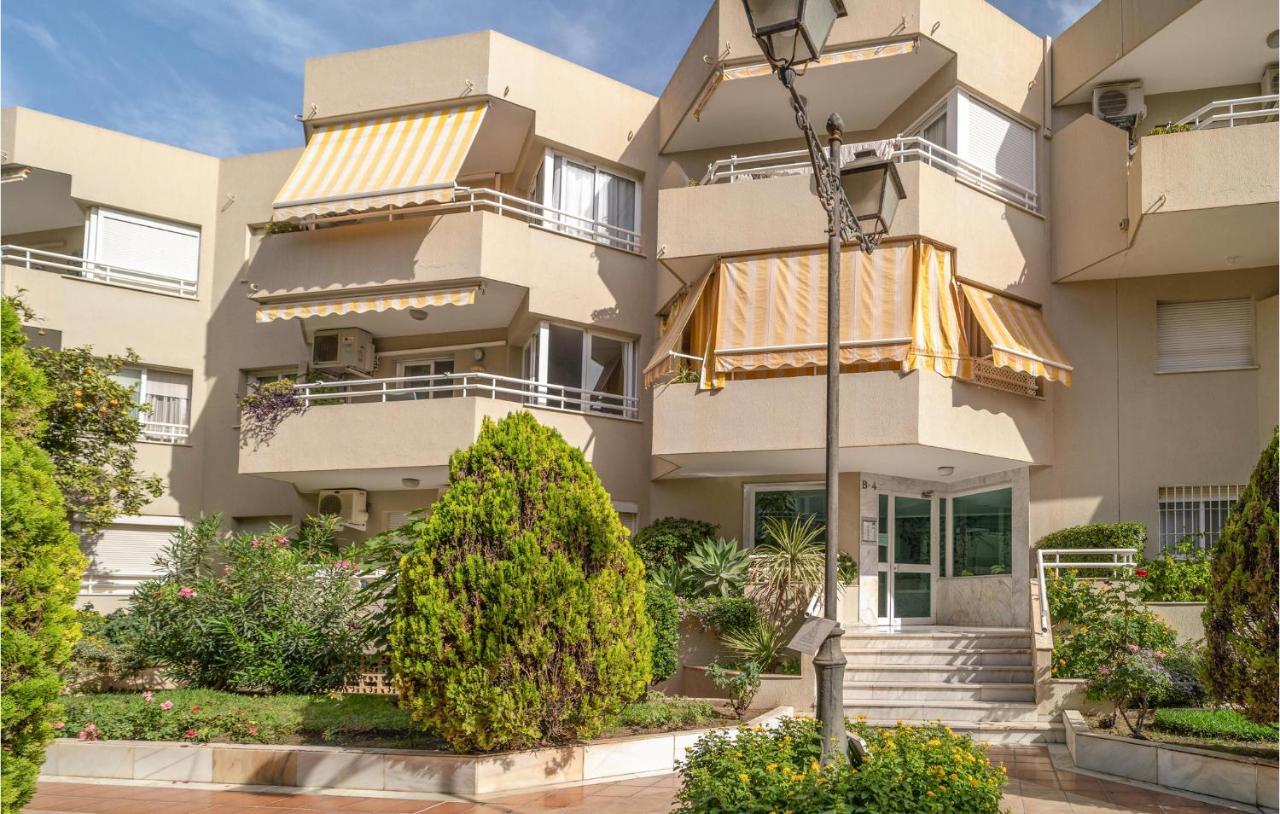 In With Outdoor Swimming Pool, Wifi And 1 Bedrooms Apartamento