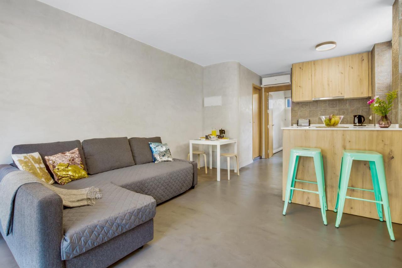 Carlos Ground Floor & Parking