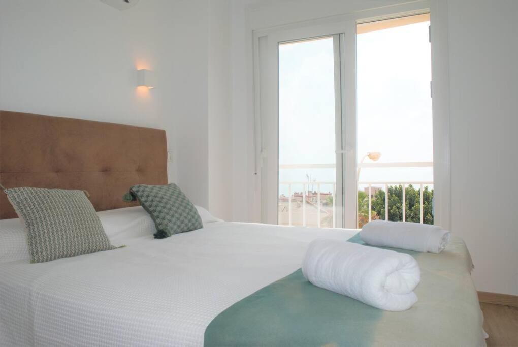 Mercedes 2 Bedroom, Sea Views Appartement Torremolinos
