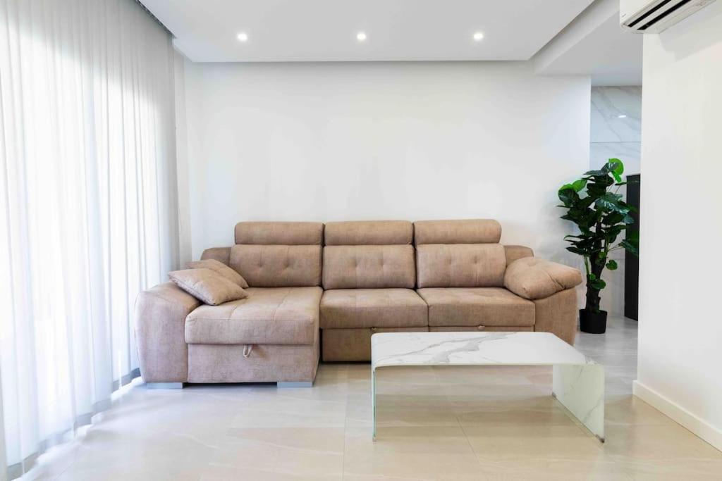 Modern 3-bed In Heart Of Appartement *